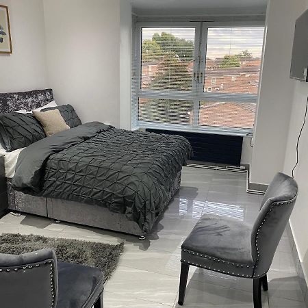 Luxurious 2-Bed Apartment In Woolwich London Exterior foto