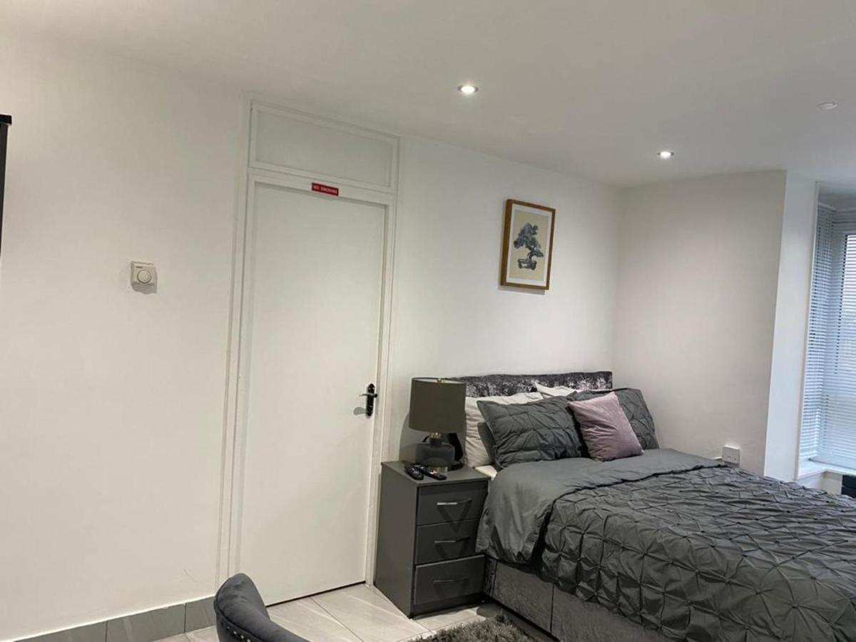Luxurious 2-Bed Apartment In Woolwich London Exterior foto