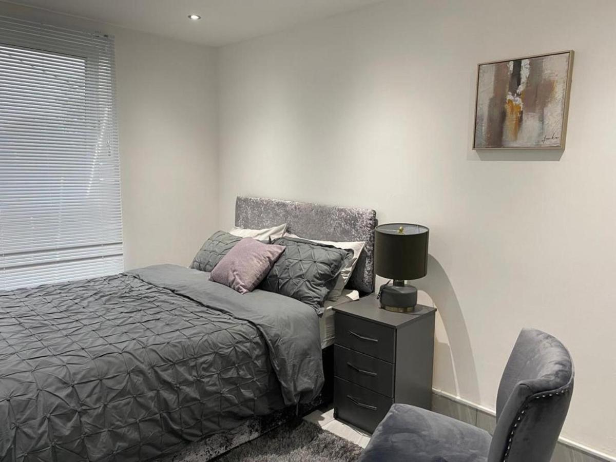 Luxurious 2-Bed Apartment In Woolwich London Exterior foto